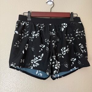 ❇️Under Armour Women's Black and White Patterned Shorts 2 for $22❇️